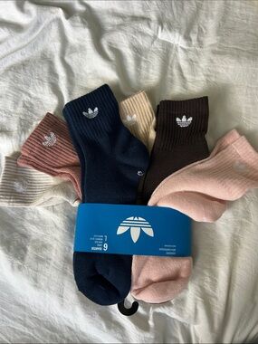 NWT Adidas 6 Pack Crew Socks in Navy, Brown, Pink, Cream And More.